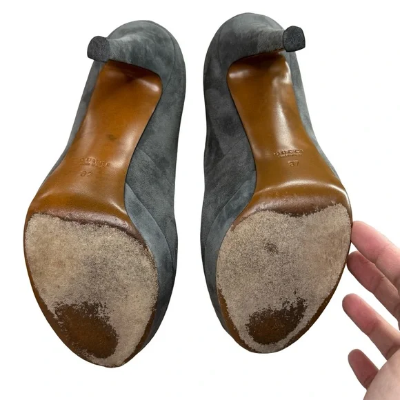 Gucci Betty T Strap Peep Toe Grey Suede Pumps 37 - Picture 13 of 16